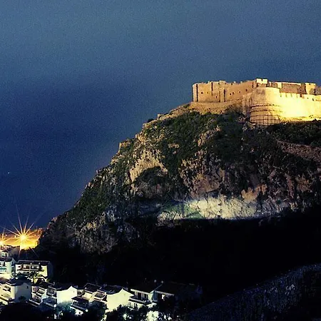 La Casetta ベッド・アンド・ブレックファスト 4*